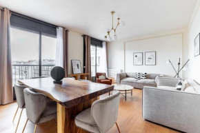 Francois1er/Montaigne: Luxury Apartment 4P/2BR